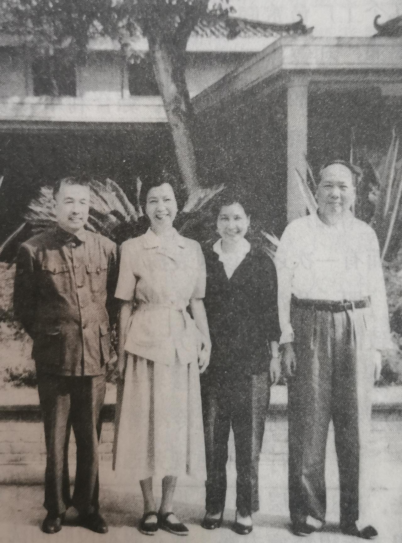 五六十年代，毛主席到广州视察，井冈山上的老战友曾志去看望毛主席，提出广州职工及全