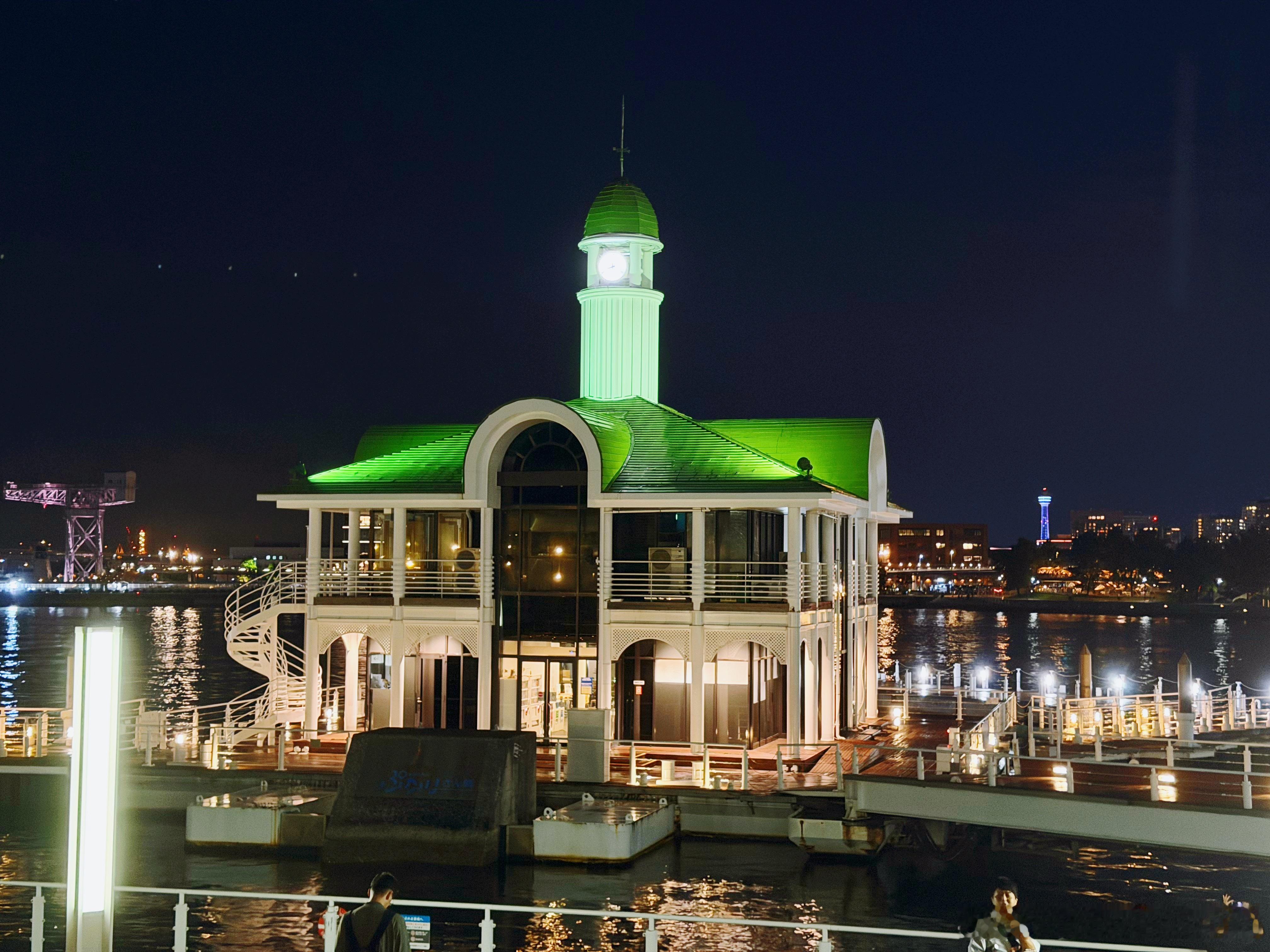 夜场，朗读剧剧本没换差评，就把爱丽丝换上来了，有点偷懒。live倒是把爆炎和3期