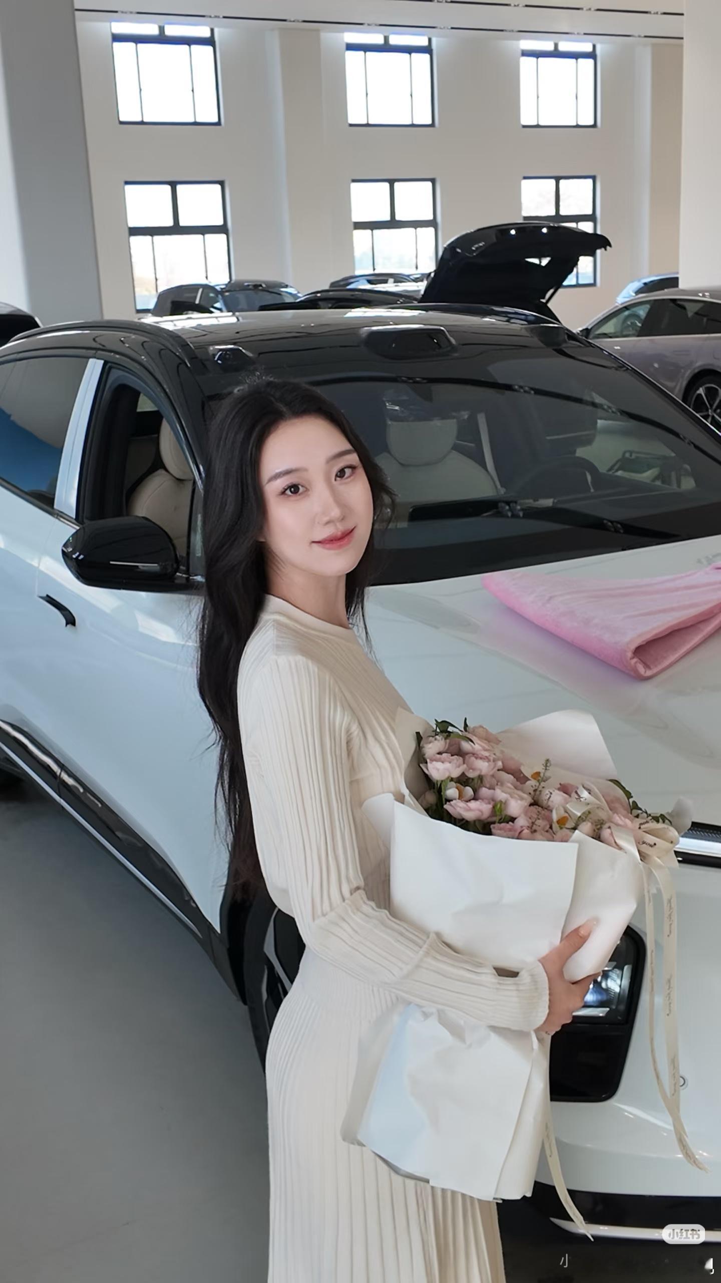 我也有大玩具啦～蔚来 蔚来es6 历时数月的期待，今日终于将它接回家。当NOMI