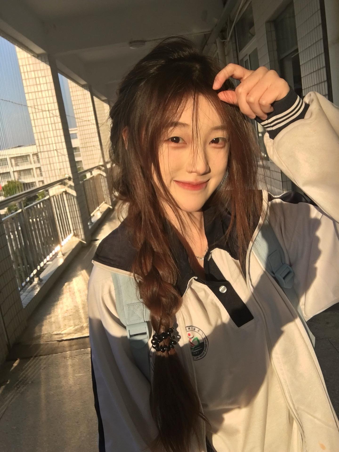 星期五了我的学生党呢！