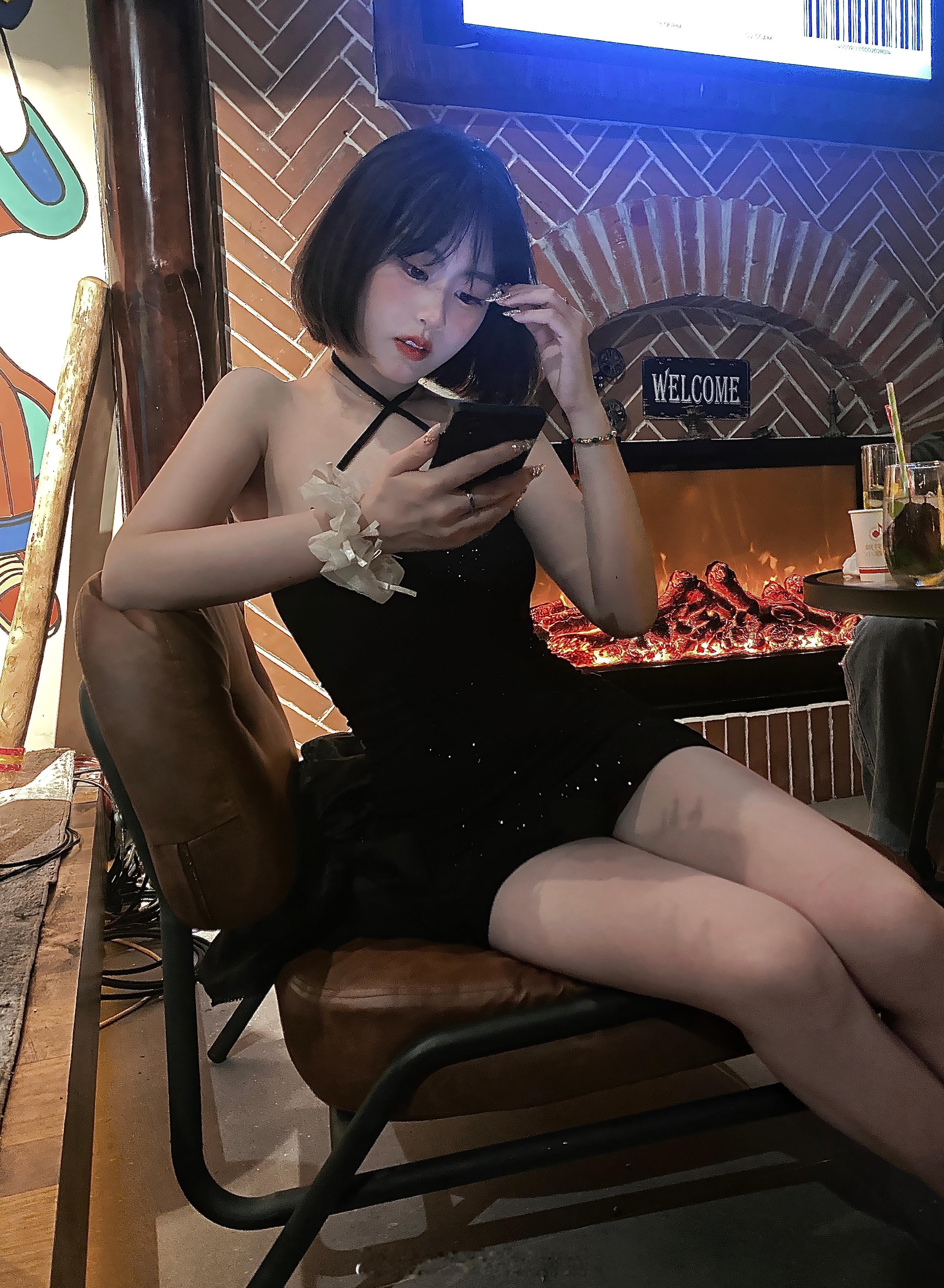 - 🍹꙳✧˖° 🧊- “ 对视是人类不带欲望的精神接吻 ”#日常[超话]# 