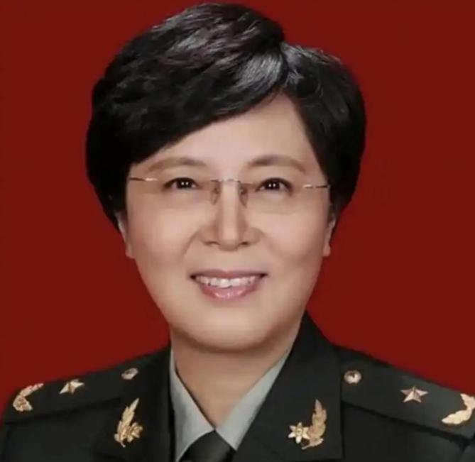 一把扫帚在桌上放了31年，没人动过。

陈薇院士家里，扫地、做饭、洗衣服，

全