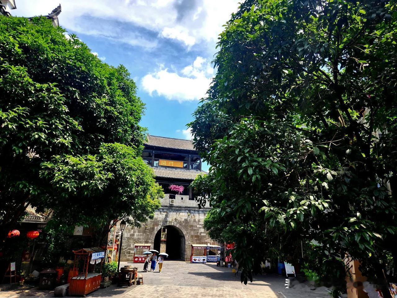 “诗意茶园，品味生活！”第二届湘西“语山”杯全国文学大奖赛即日起面向全国征收稿件