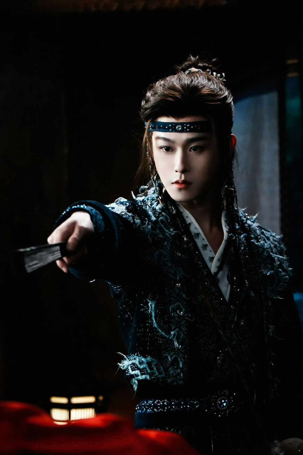 田嘉瑞开播首周涨粉33.4万 用角色圈粉，凭实力出圈！演绎的寄灵沉稳内敛、龙神桀