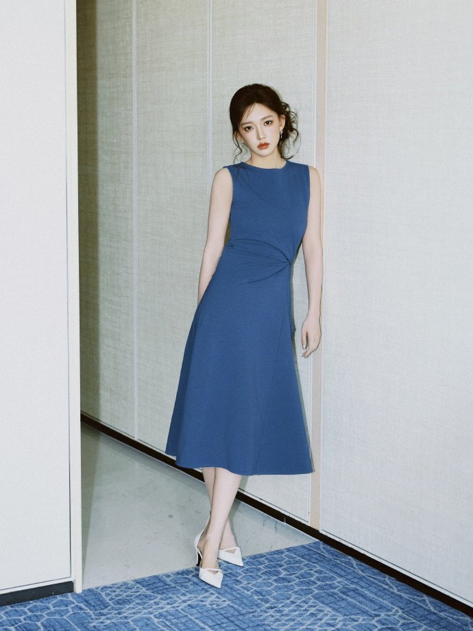 程潇COS2026时装秀造型 程潇闪耀首尔 程潇闪耀首尔，程潇COS2026时装