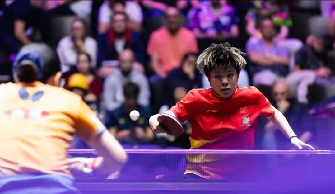 王艺迪又赢了，一拍一拍咬下来的。
张本美和拼到抽筋，她还站着。
中国队单打就剩她