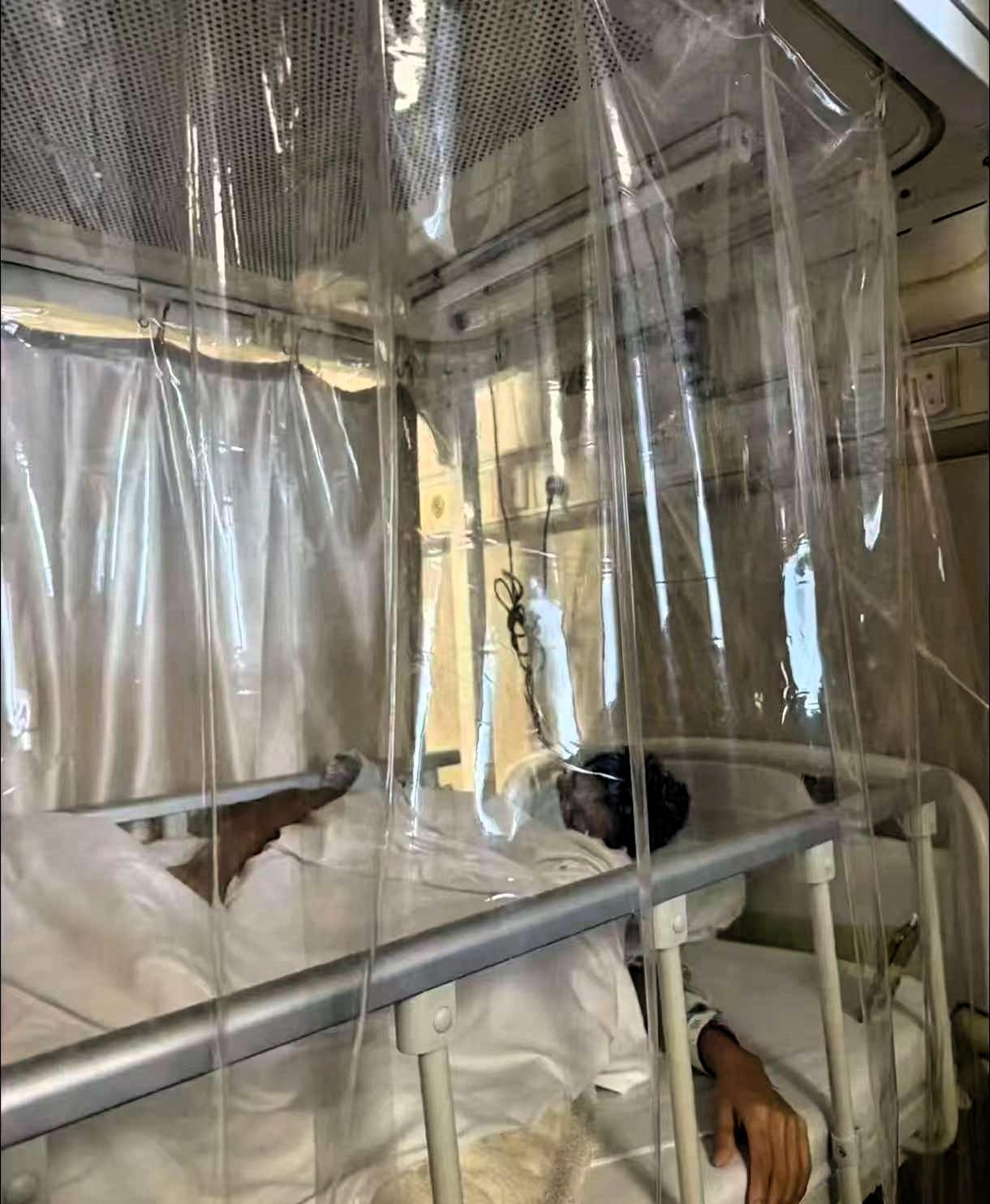 泪目！江苏29岁小伙白血病晚期。父母含泪瞒着他，谎称只是严重贫血。谁料，小伙病逝