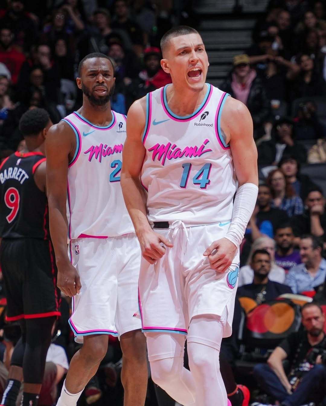 离队的前兆？维金斯和希罗均“礼貌地拒绝”了今天的赛季结束采访环节。去年没有参加的