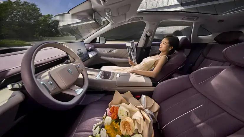 这就是赤裸裸的现实啊，一箱油在哪个国家最贵:
​英国：约需800元人民币，
日本