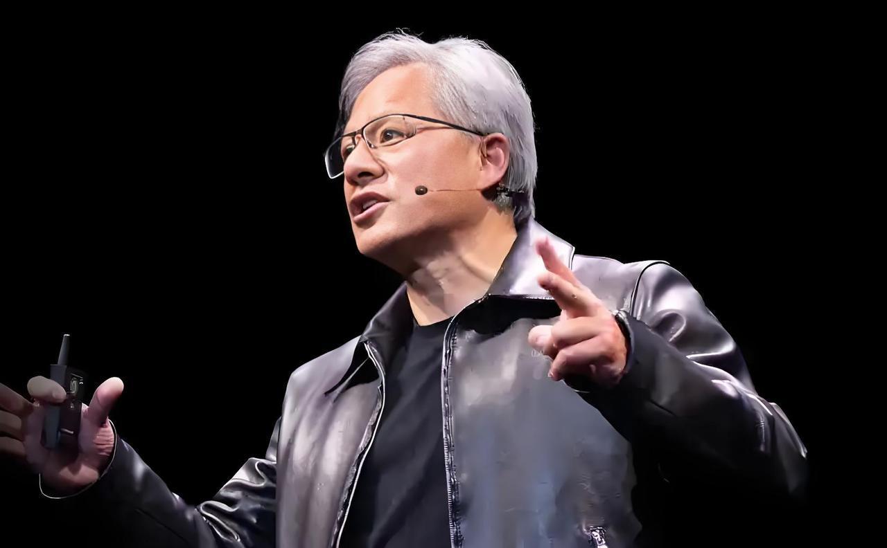 “我们正眼睁睁看着自己被泥土彻底吞噬！”英伟达总裁黄仁勋这句失控咆哮，生动勾勒出