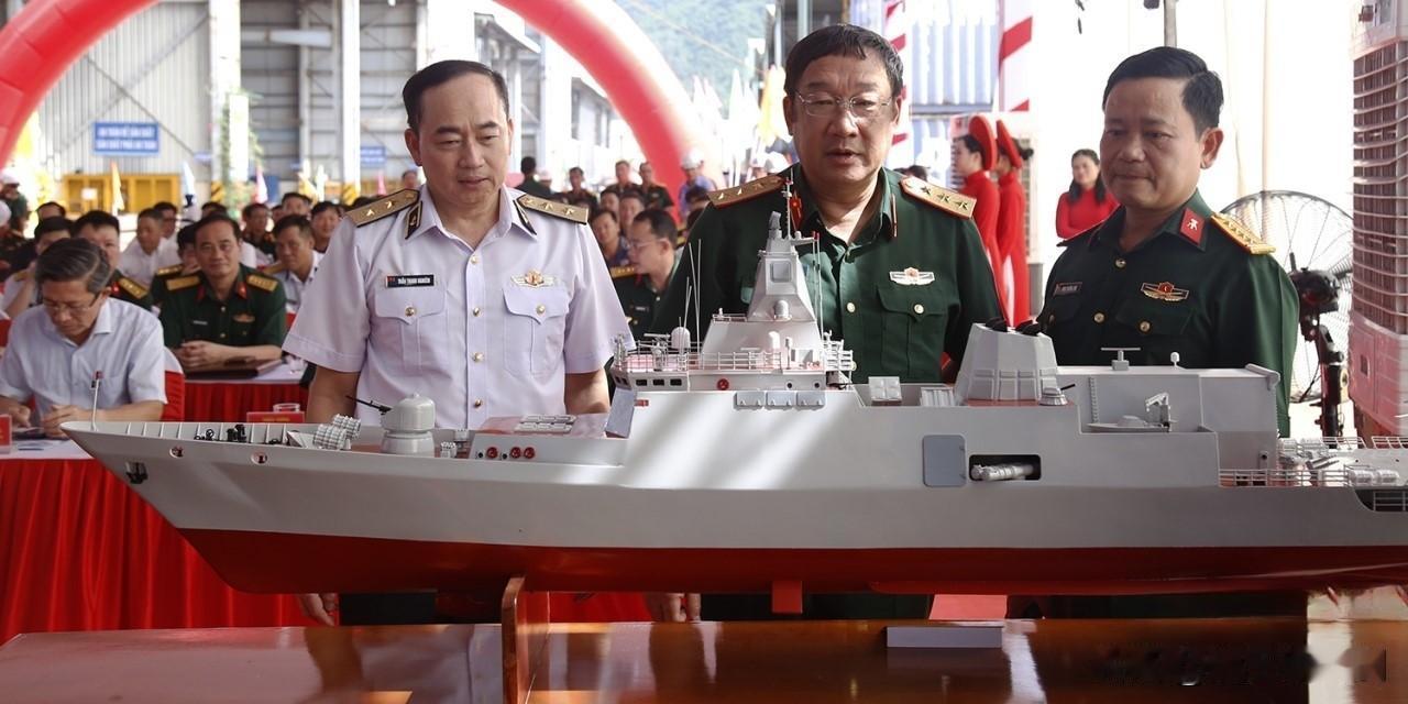 越南打造隐身战舰。越南借着中国的东风，经济取得了长足发展，富国就要强兵，越南有了