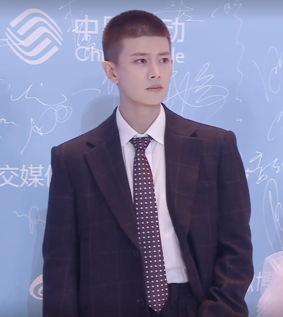 任嘉伦 尖叫之夜红毯爱奇艺尖叫之夜 尖叫之夜，权威了，嘉伦哥！ 