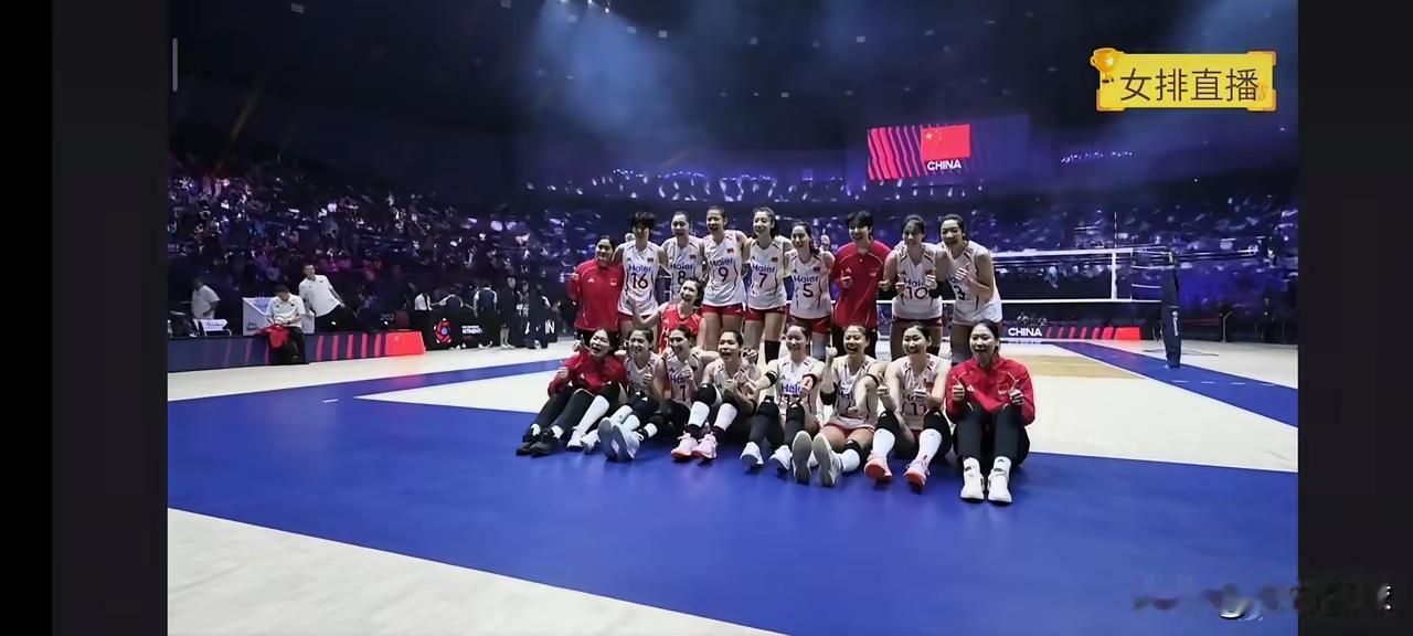 亚锦赛，中国🇨🇳女排3:0战胜中国🇨🇳台北队，以小组赛第一名的身份挺进八