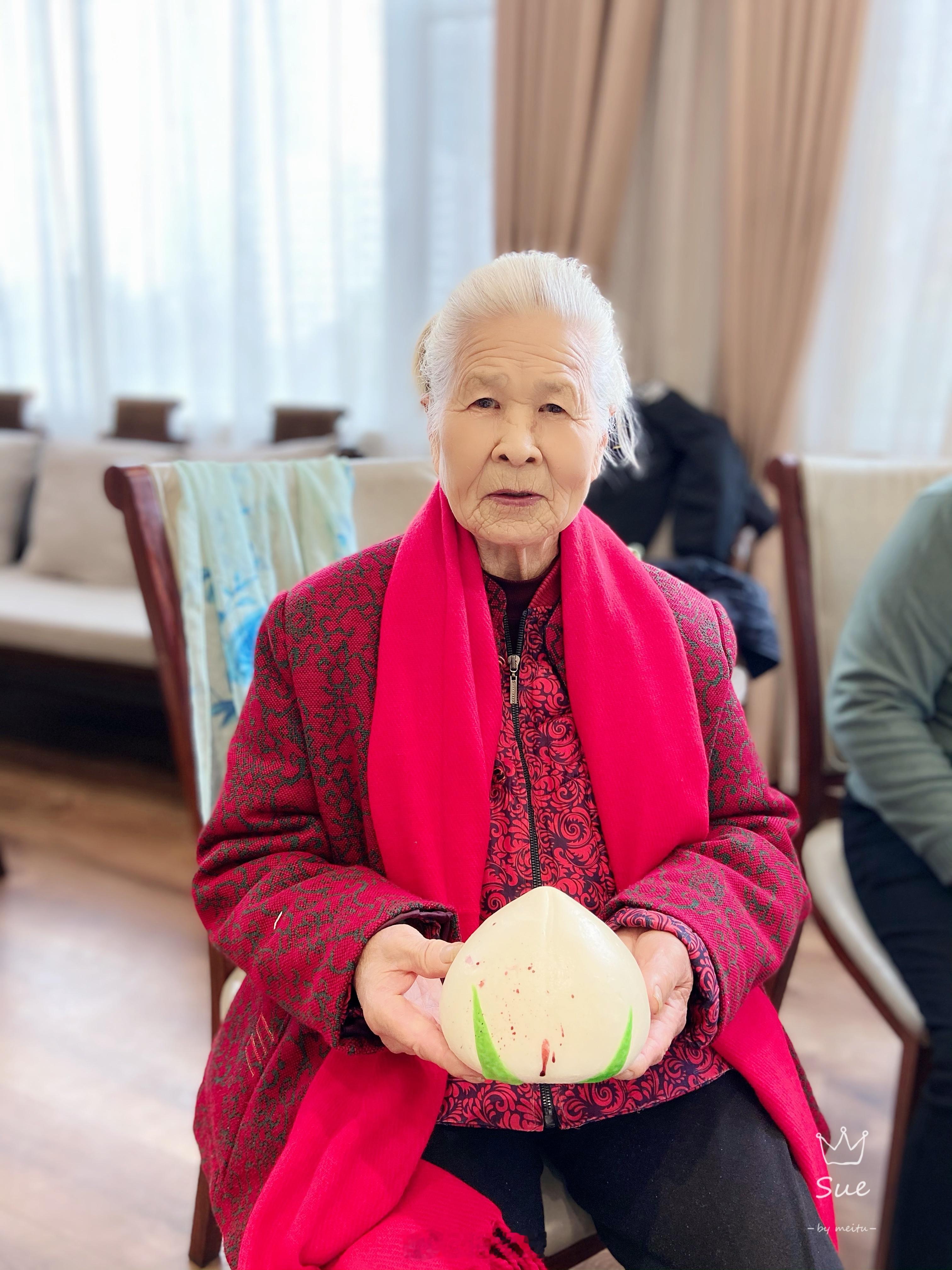我终于明白“亲人的离去不是一场暴雨，而是此生漫长的潮湿，我永远困在这潮湿中，在每