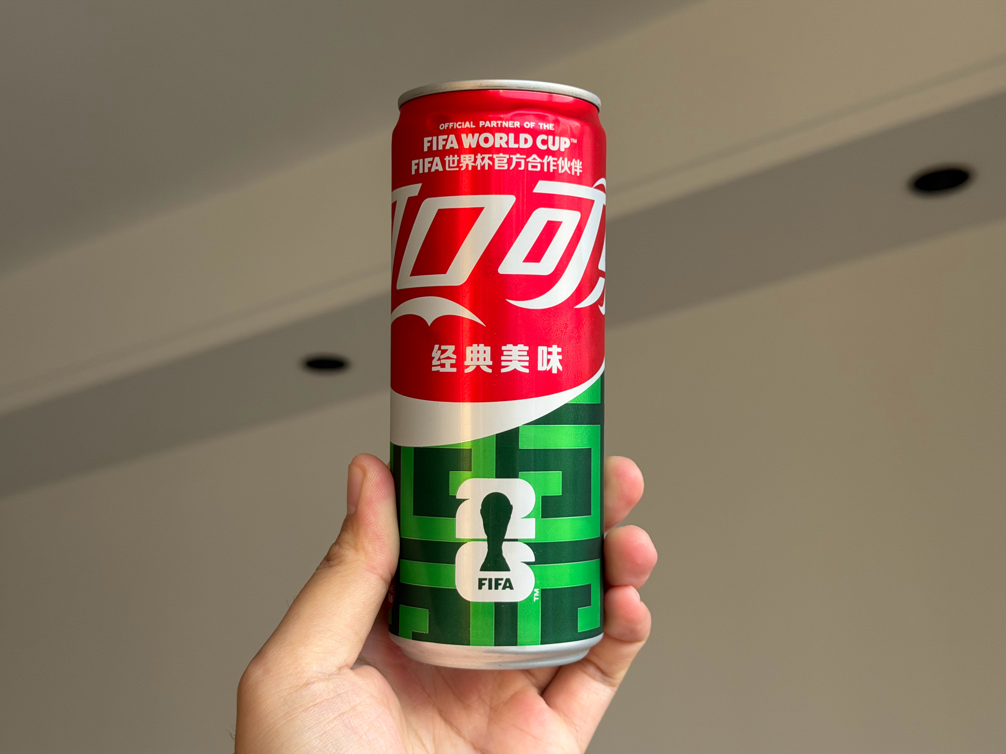 还是可口可乐好喝啊，吊打百事可乐！ 