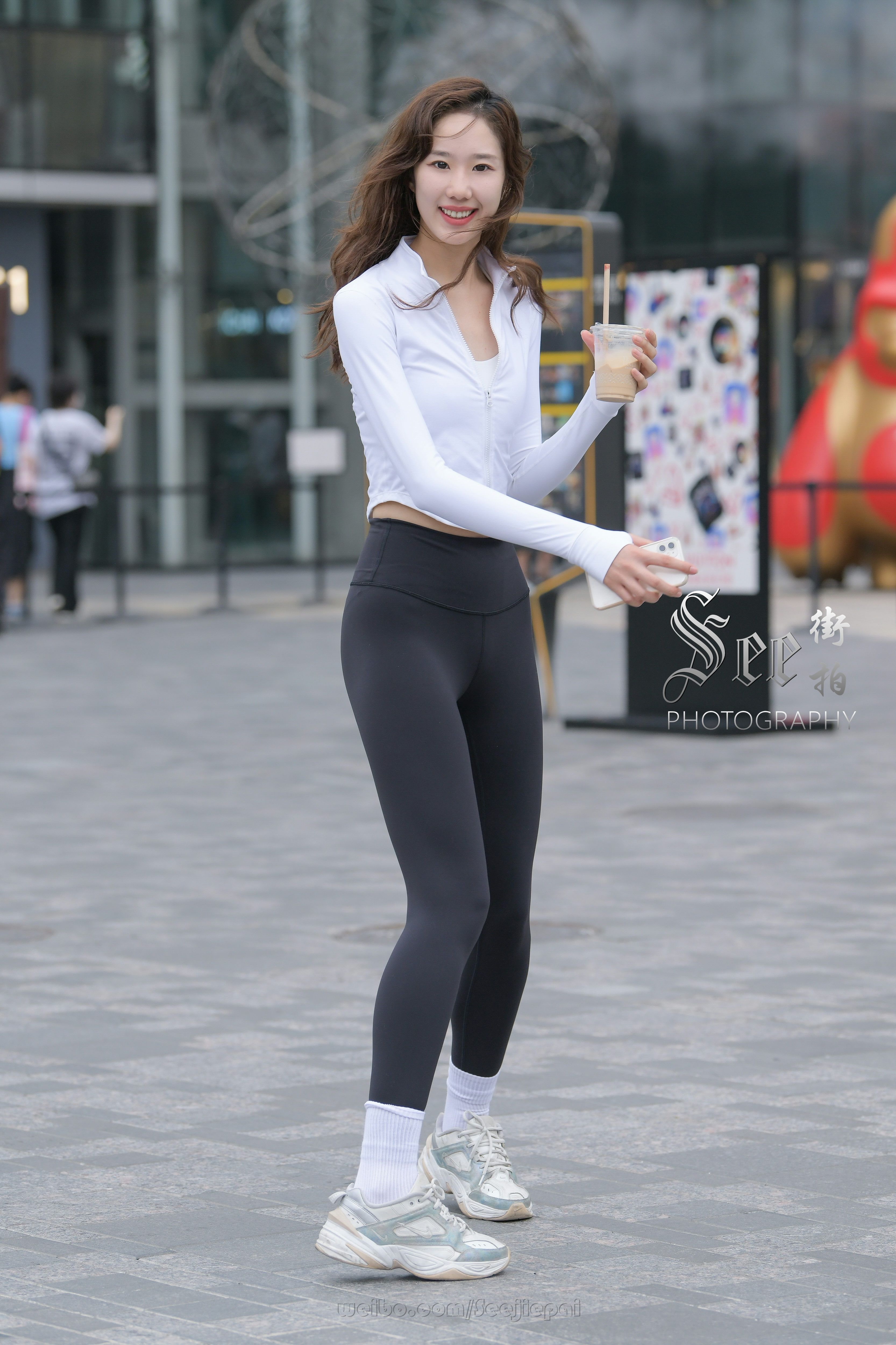黑白搭配，活力甜美~~ ​​​
