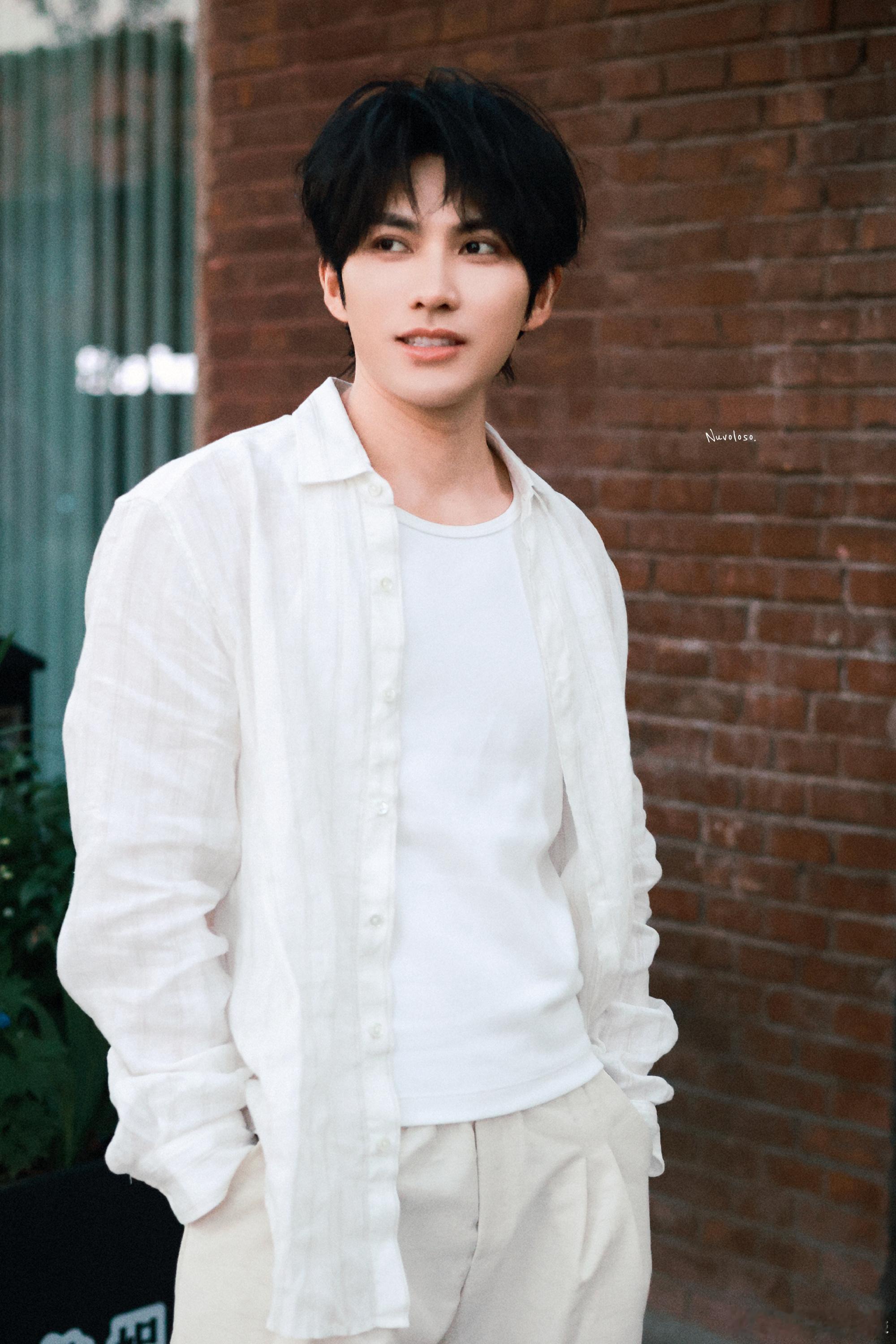 李耕耘 lgy李耕耘0715生日快乐 经历过风雨,心会变得更坚韧,擦肩而过的人,