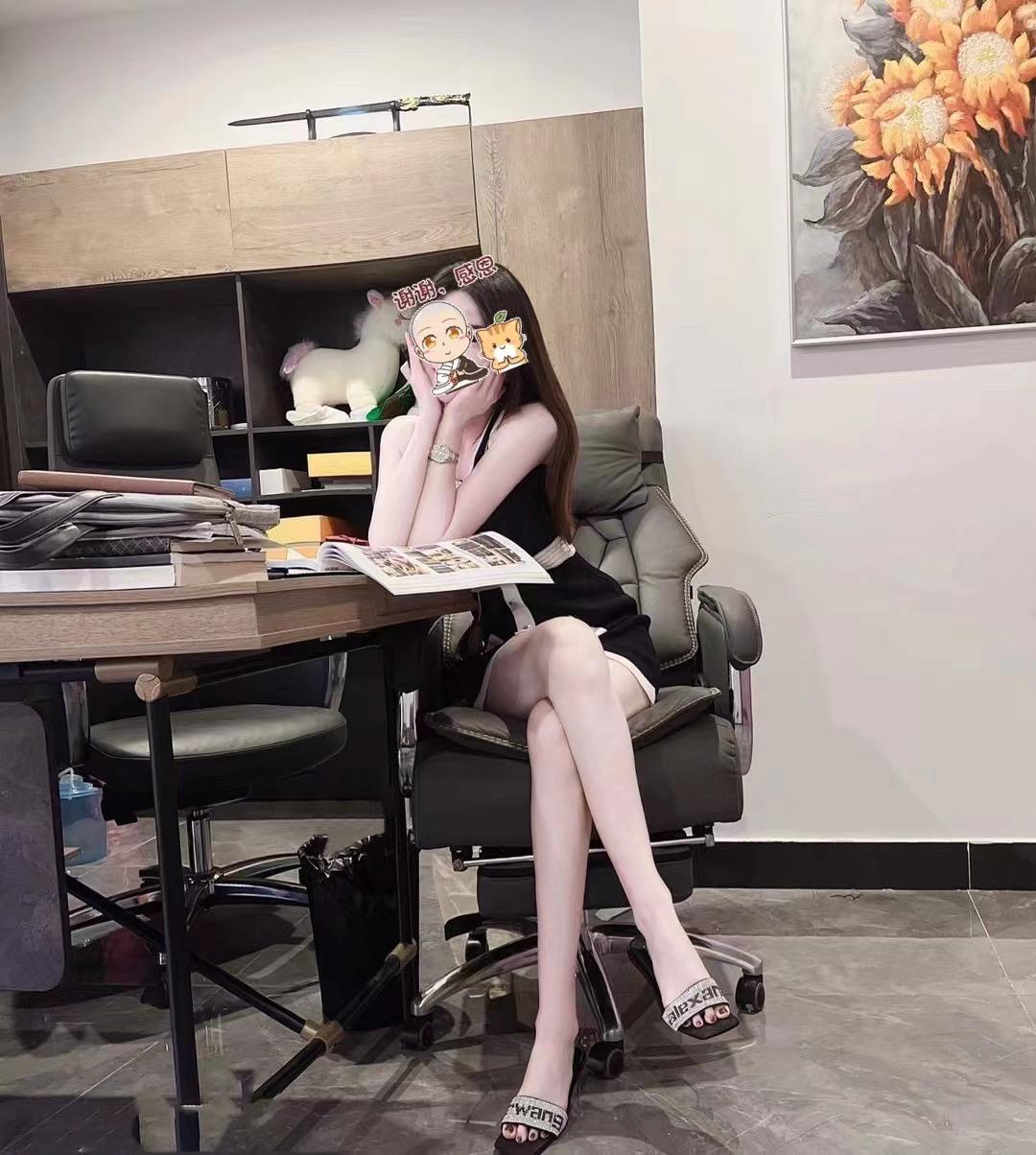 比起有人左右情绪的生活，更喜欢无人问津的日子…”