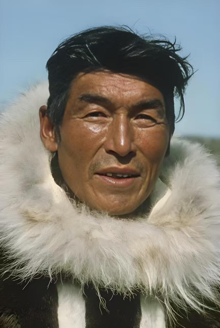 说句实话，丹麦与美国，都无权争夺格陵兰岛，因为岛上居住的因纽特人，长着一副亚洲人