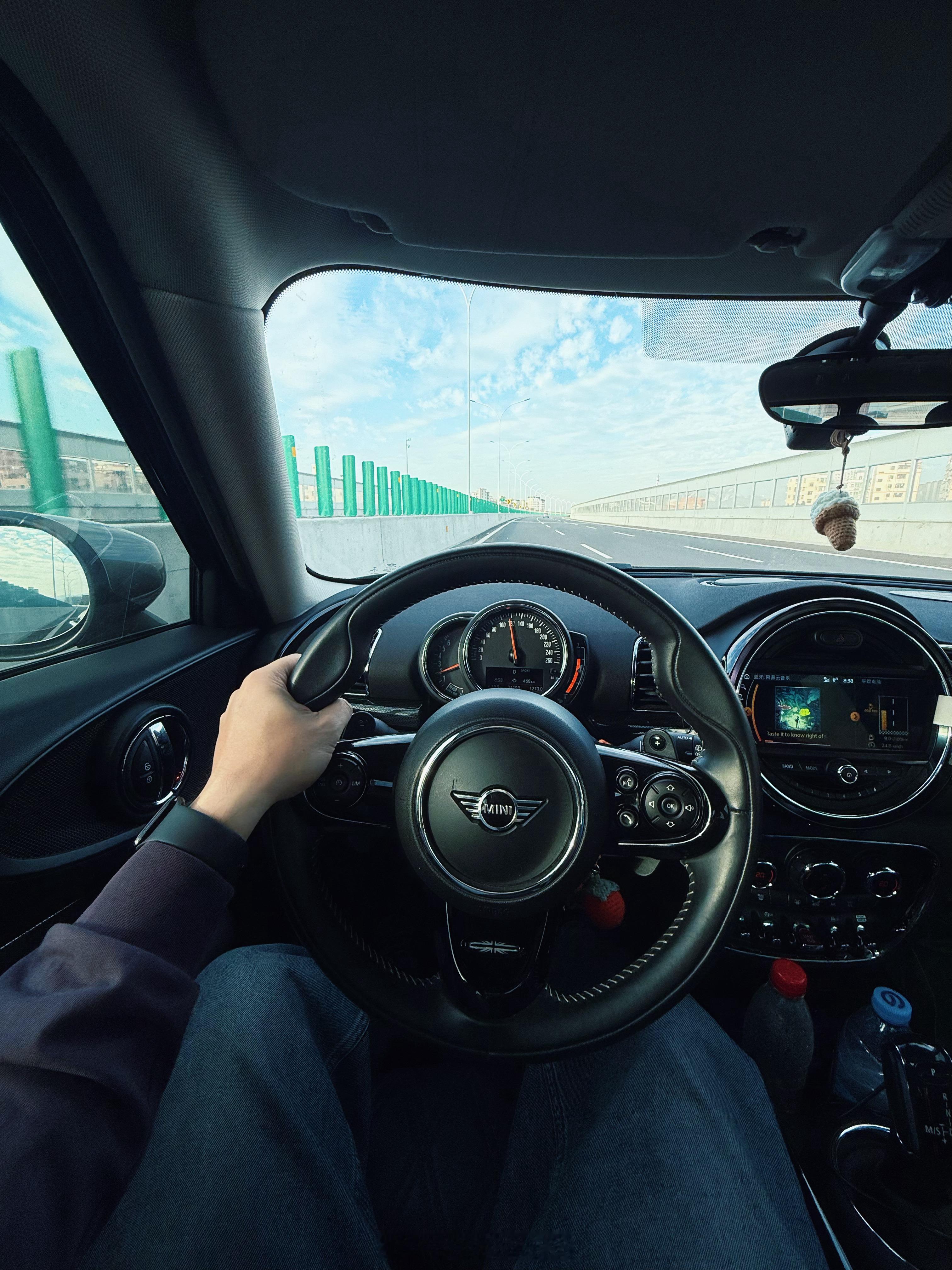 击剑狂魔又发威走了新开的一条机场高速番禺出发到T1停好车30分钟……