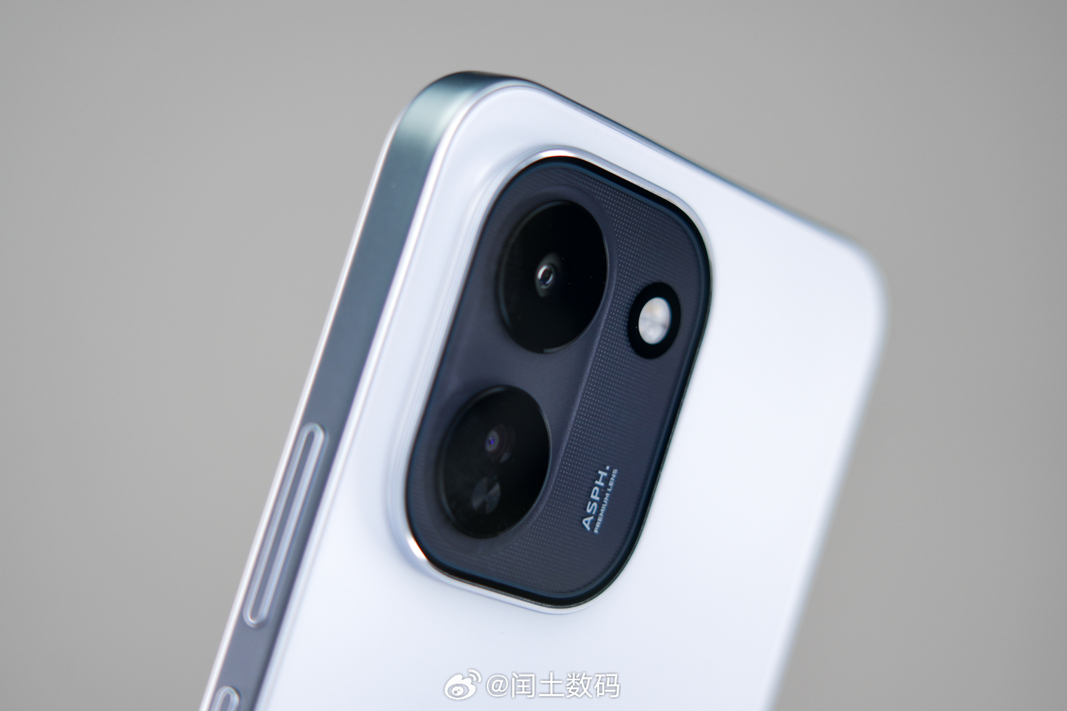 iQOO Z11 经常外勤奔波的打工人很适合入手这款手机。全天开启导航、接听工作