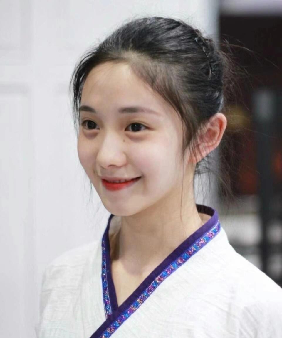 刘浩存从小就长这样【刘浩存】最适配女儿心总如水的一集 