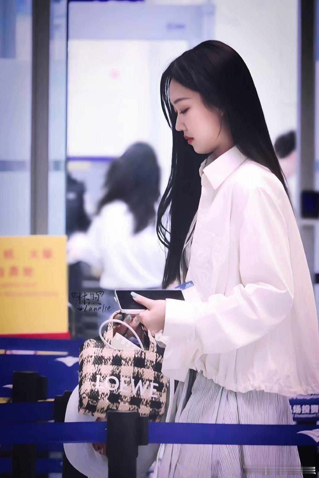 管乐断舍离把家断了管乐直播断舍离我家那闺女 管乐断舍离直播笑料拉满！本来想酣畅收