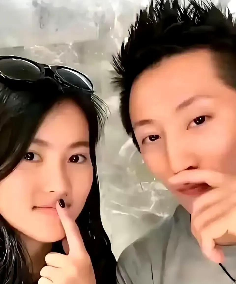 这小子真有福，居然和陈若琳谈恋爱，这是谁家的小子，居然有这样子的本领，把昔日的跳