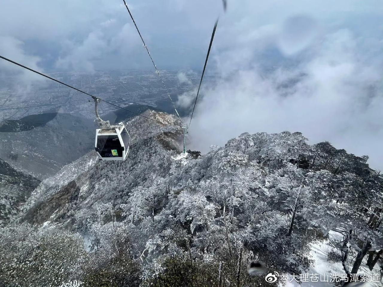 春游大理，大理苍山洗马潭索道堪称宝藏打卡地！4月10日，它再度恢复试运行，正值这