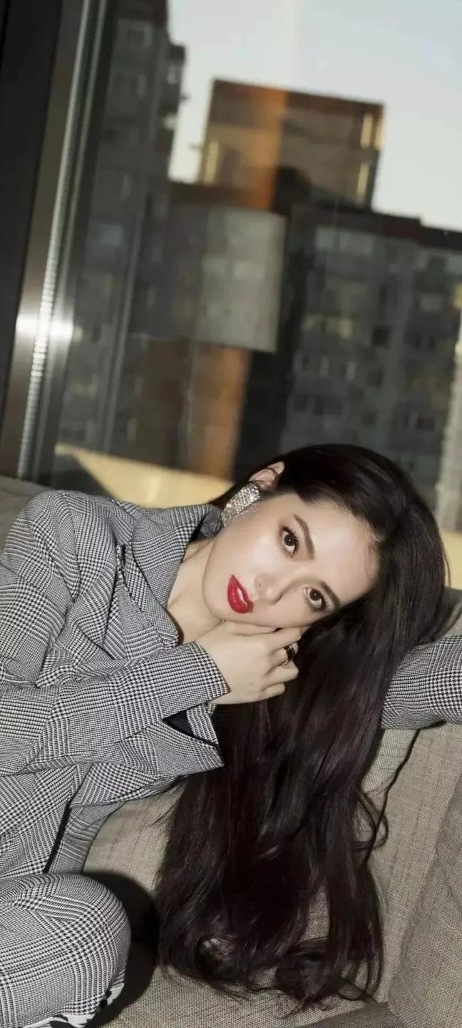 郭碧婷别名郭芯妍(原名)、妹花、益达女孩等