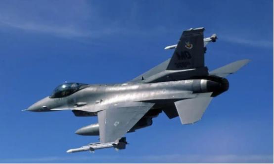 台湾当局突然宣布，
1月15日，台湾地区空军宣布：在海委会、海巡署、空勤总队及三