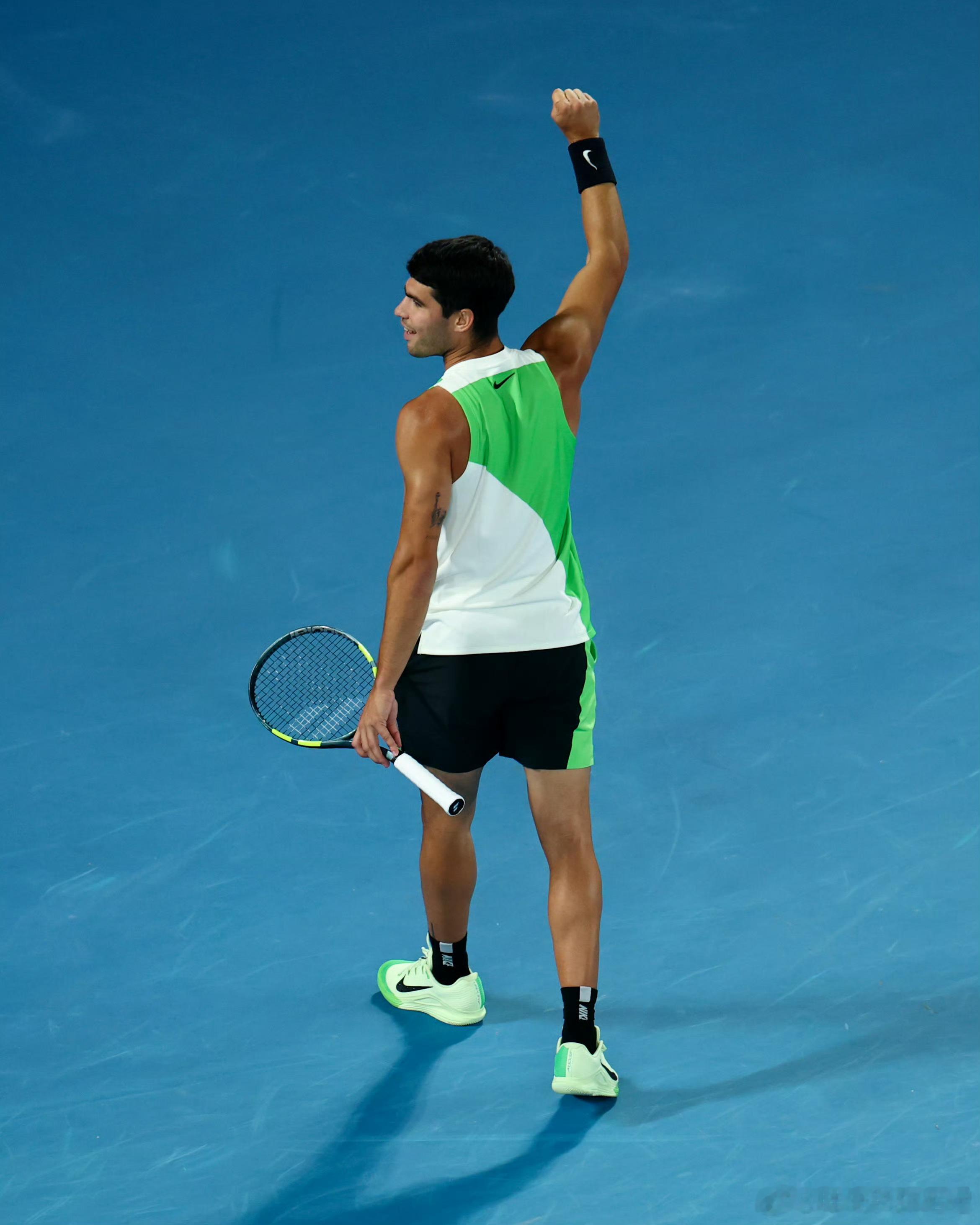 老怕少壮呀，不服不行呀阿尔卡拉斯夺冠