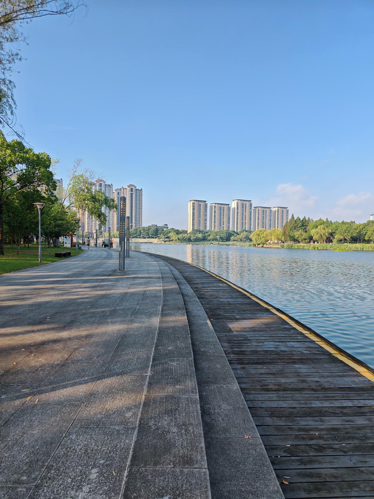我的今日状态：🏃‍➡️运动
我这里的天气：🍂微风