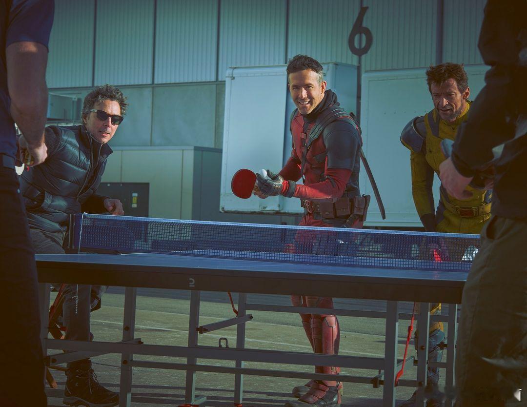 起猛了！看到死侍和金刚狼在打乒乓球！《死侍与金刚狼》7月26日上映！ ​​​