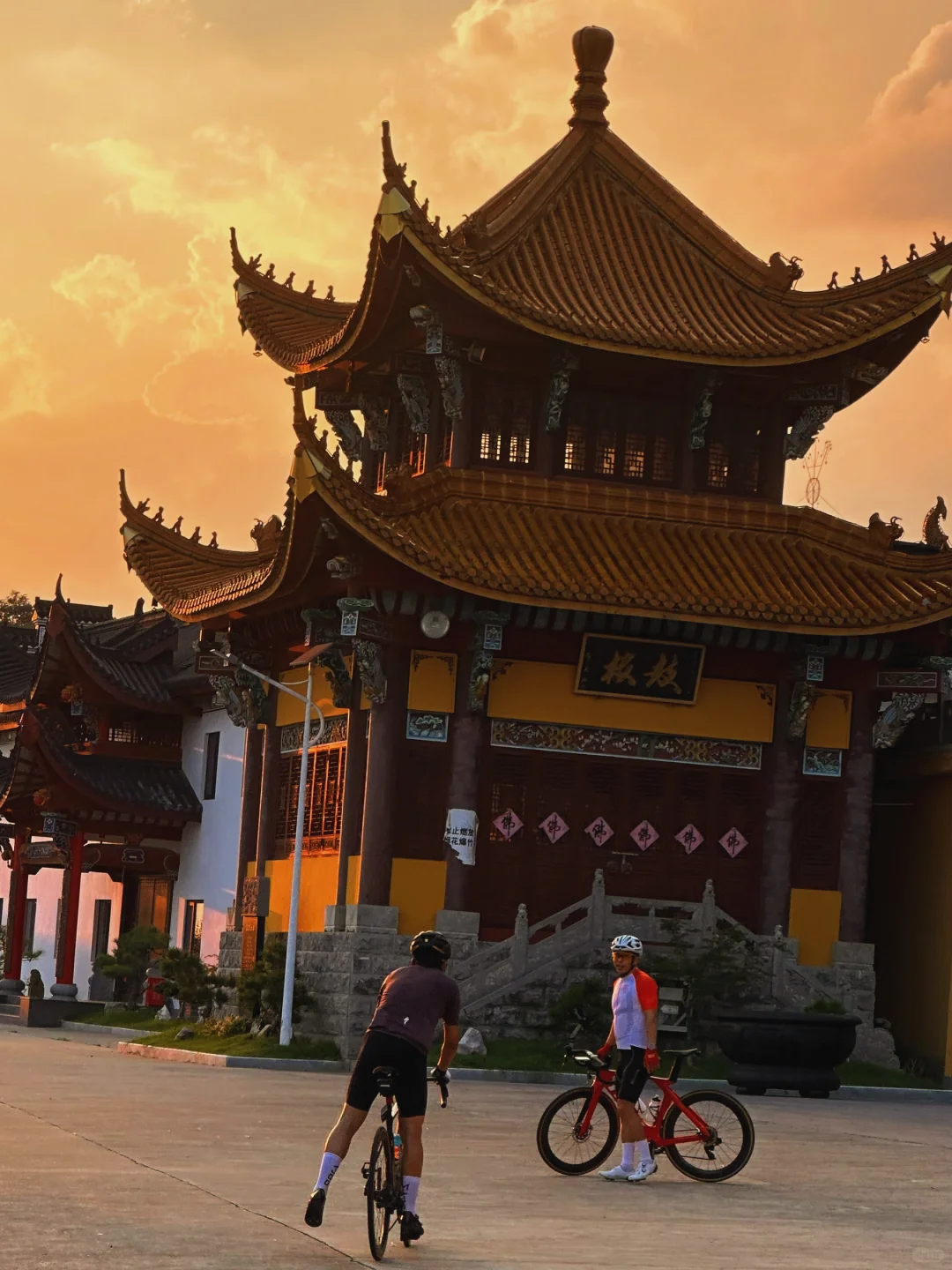 追一场橘红色的日落🚴‍♀️