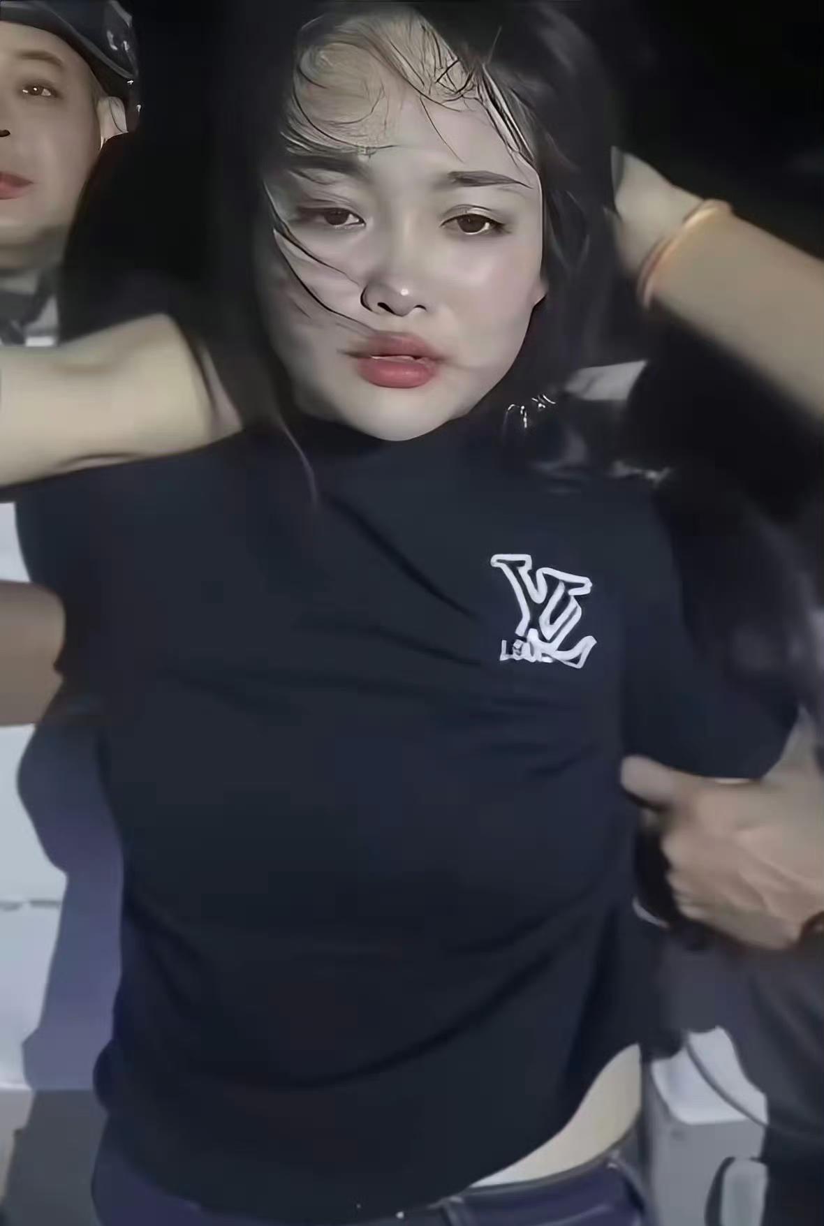 柬埔寨法院那场劫囚案也太魔幻了！一个女魔头居然被网友吹成“东南亚第一深情”，还封