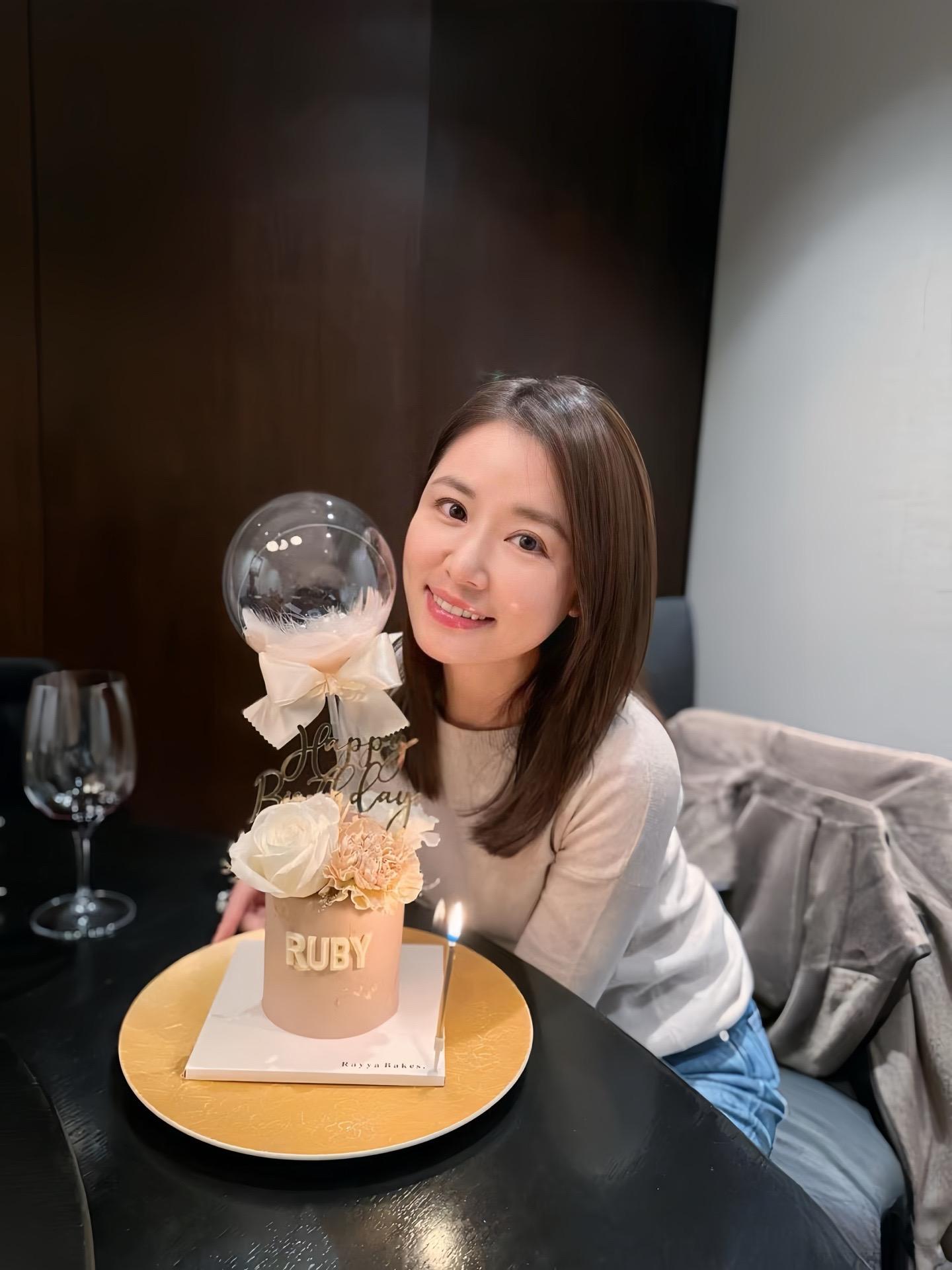 她那时候还年轻，有富商出600万要包她 2000年记者采访林心如：“听...