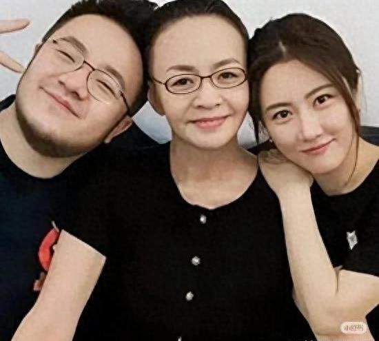 宋丹丹66岁生日盛会细节曝光：亲情、旧友与遗憾交织的璀璨时刻