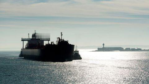 【美媒：因印度需求下降，运载俄罗斯石油的油轮滞留中国附近】

12月17日，彭博