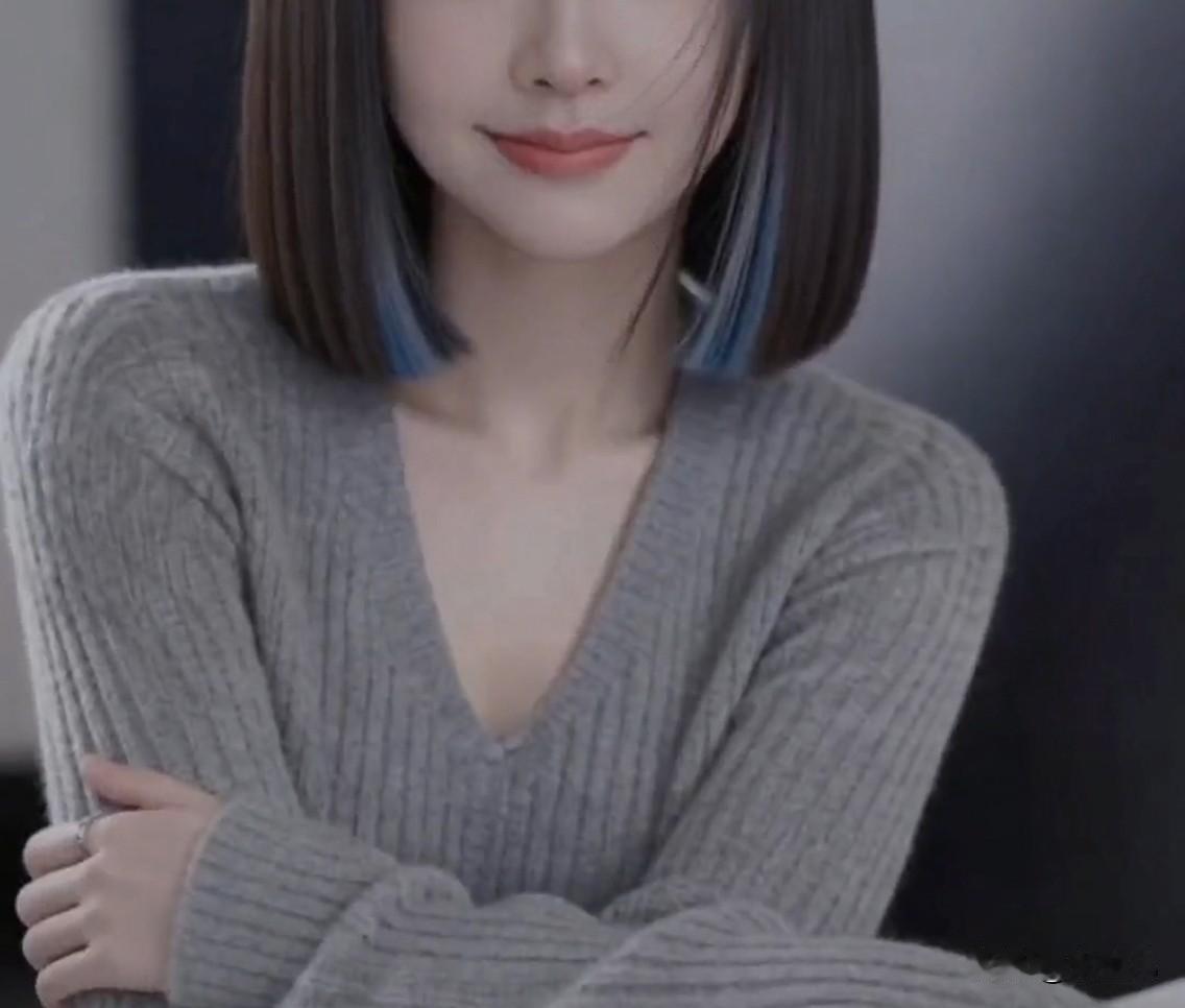 中年叛逆的女性，
任谁也拯救不了我。
从上了四十岁开始，
还是从离婚开始，
有点