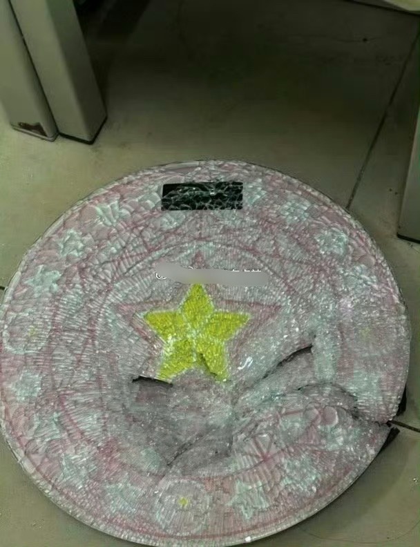 舍友没经过我的同意用我的称 结果踩坏了脚要我赔[裂开] ​​​