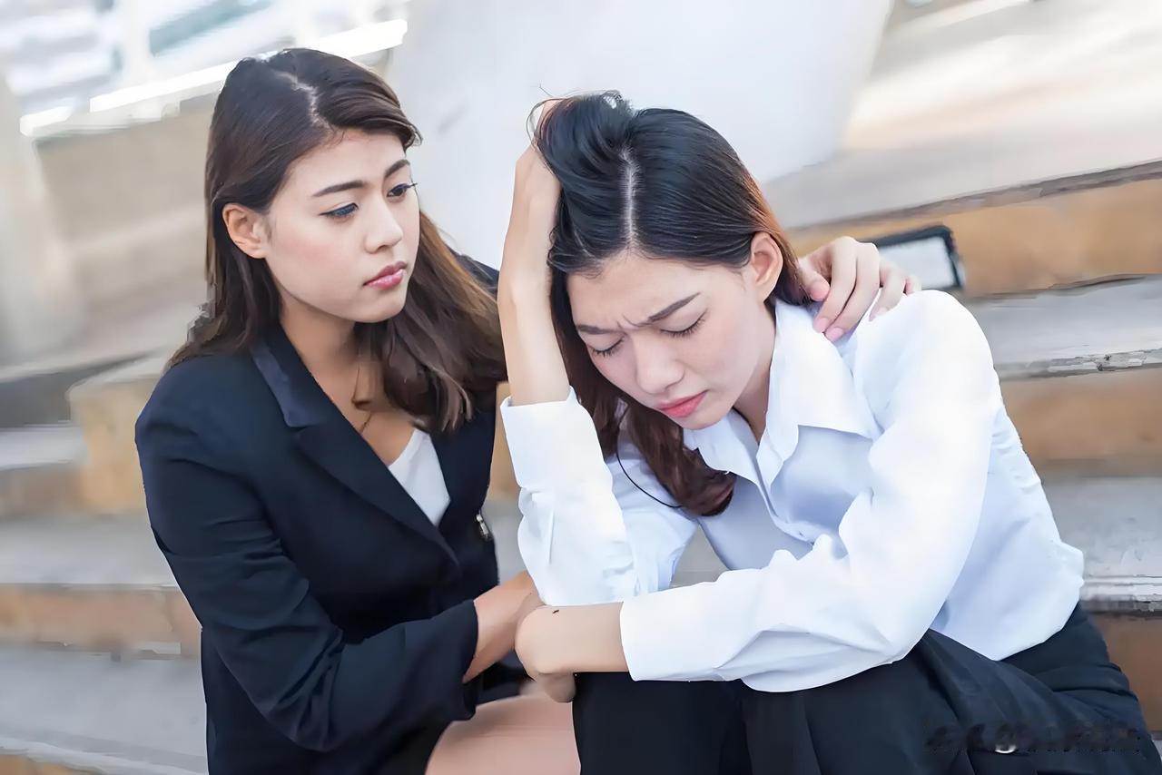 “祸从口出！”男子当众冲女同事大喊：你太骚了！之后，又跑走廊重复喊，又回到办公室