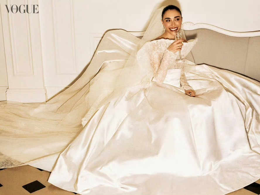 Elisa Zarzur × Vogue Brasil Digital Cove