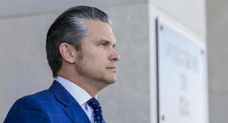 美国防长的一句话让美国人破了防，他表示中美要是开打，不出半个小时，他们的航母全得