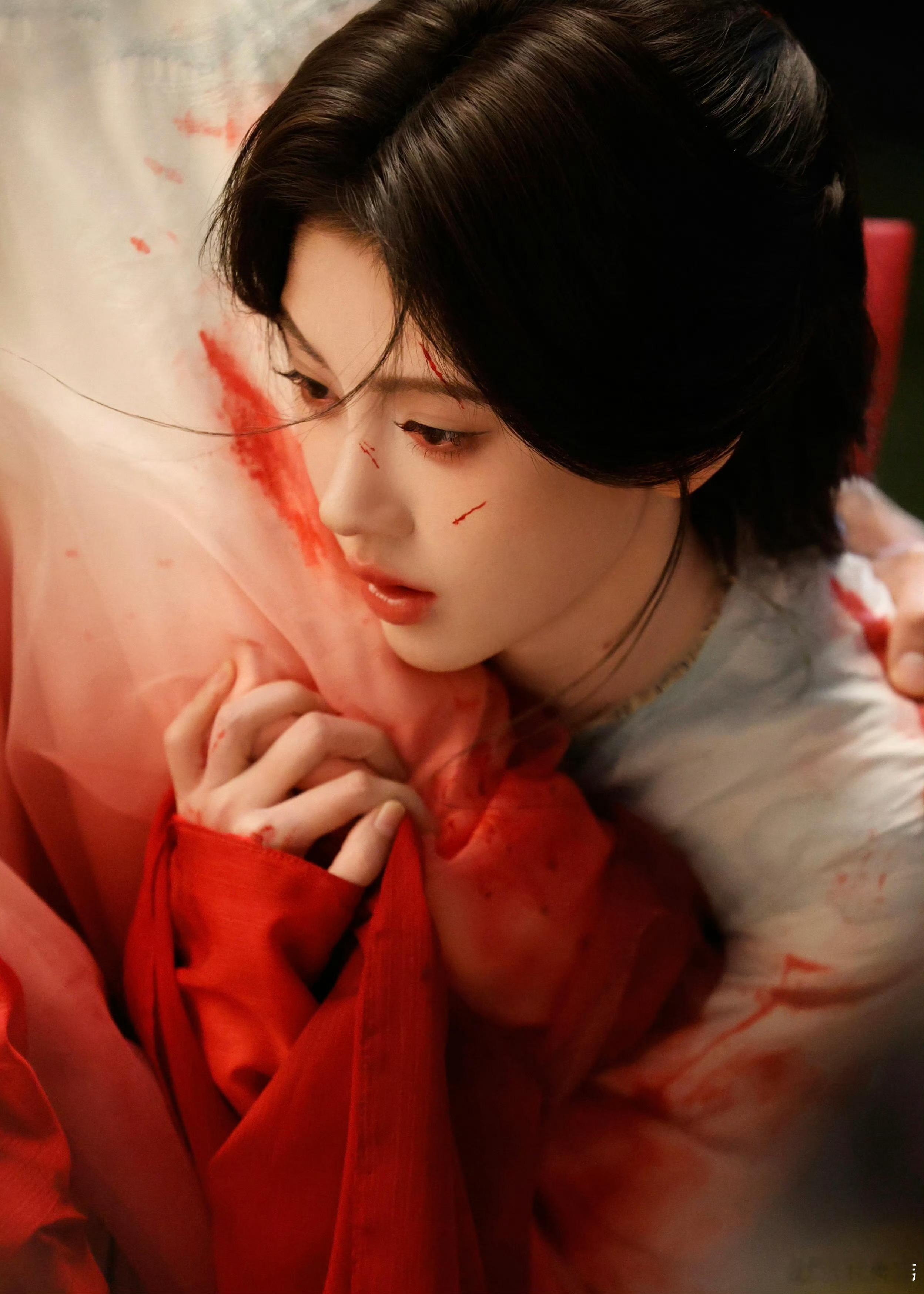 jjy鞠婧祎阿黛 jjy鞠婧祎来战 “少女于枷锁之中歌唱 被神明眷顾 冲破被人们