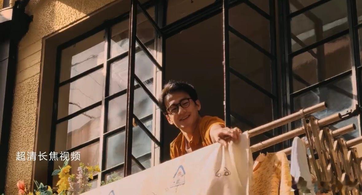 影像能力大幅升级，能作为日常拍摄录影的专业搭子 