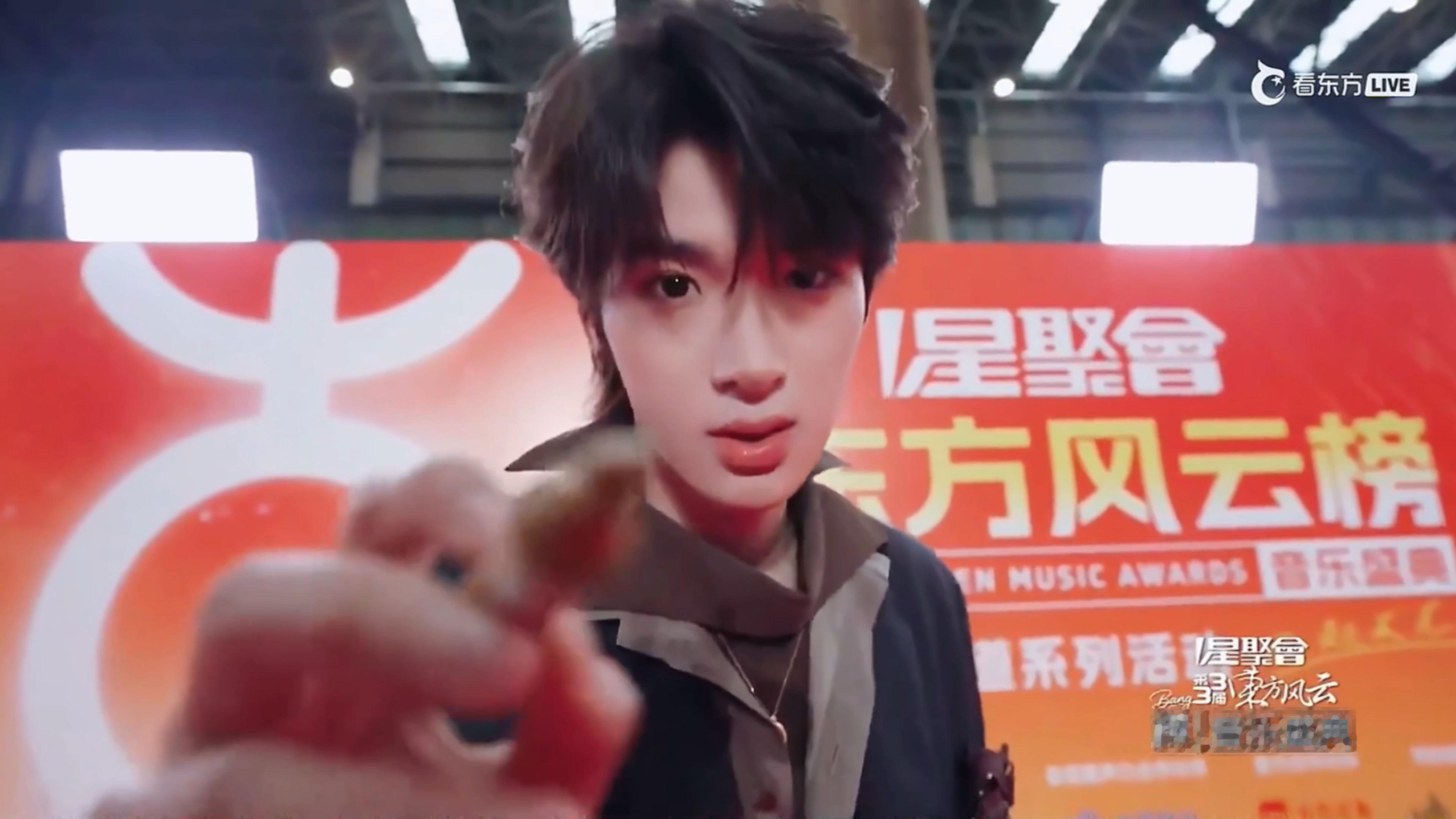 好大好黑的两颗豆豆 
