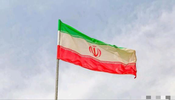 英法德三国下场了！怪不得这三国不谴责美国和以色列！

3月2日，根据法新社报道，