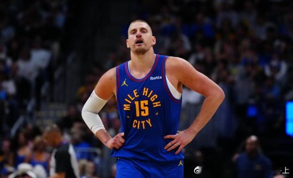 约老师是不是永久性下滑了约老师现在的比赛形态就是能不攻就不攻，尽量带动队友，G2