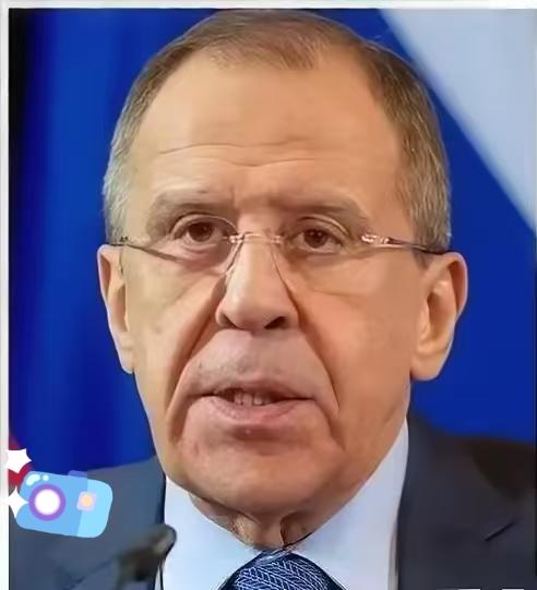 俄罗斯公开表态了！
俄罗斯外长拉夫罗夫公开宣布了一个石破天惊的判断：与西方共存与
